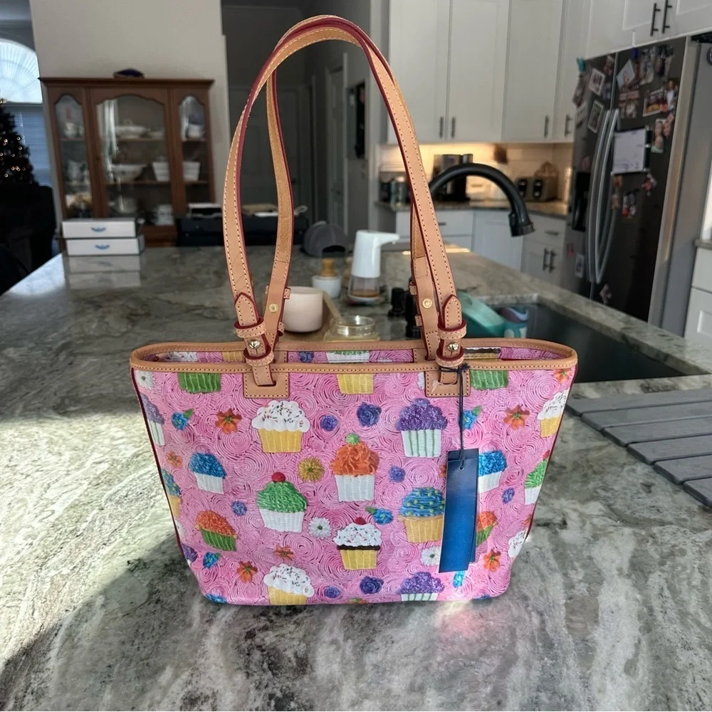 DOONEY & BOURKE Rare CUPCAKE SMALL LEISURE SHOPPER Baker